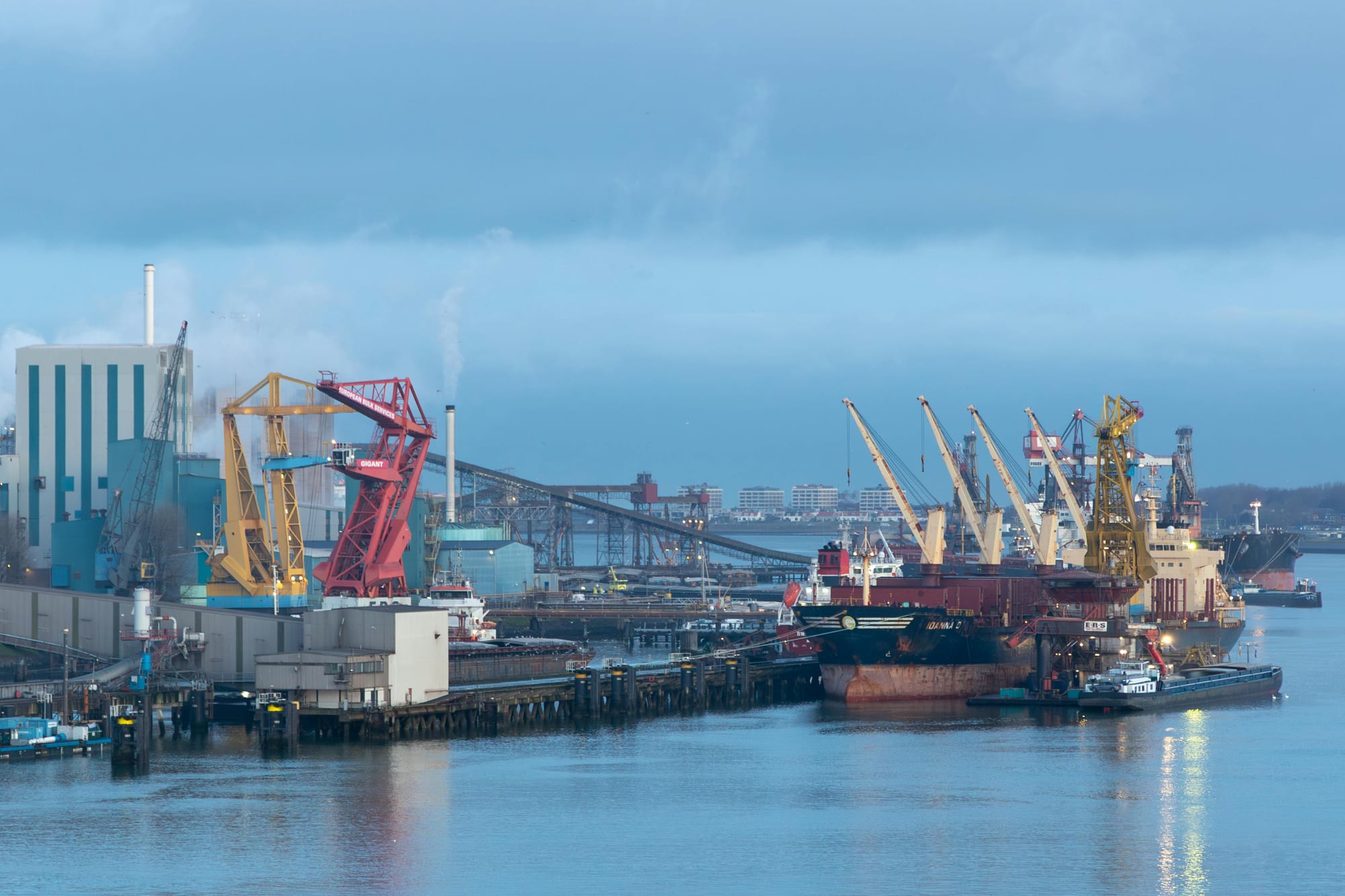 Rotterdam and European container shipping gateway